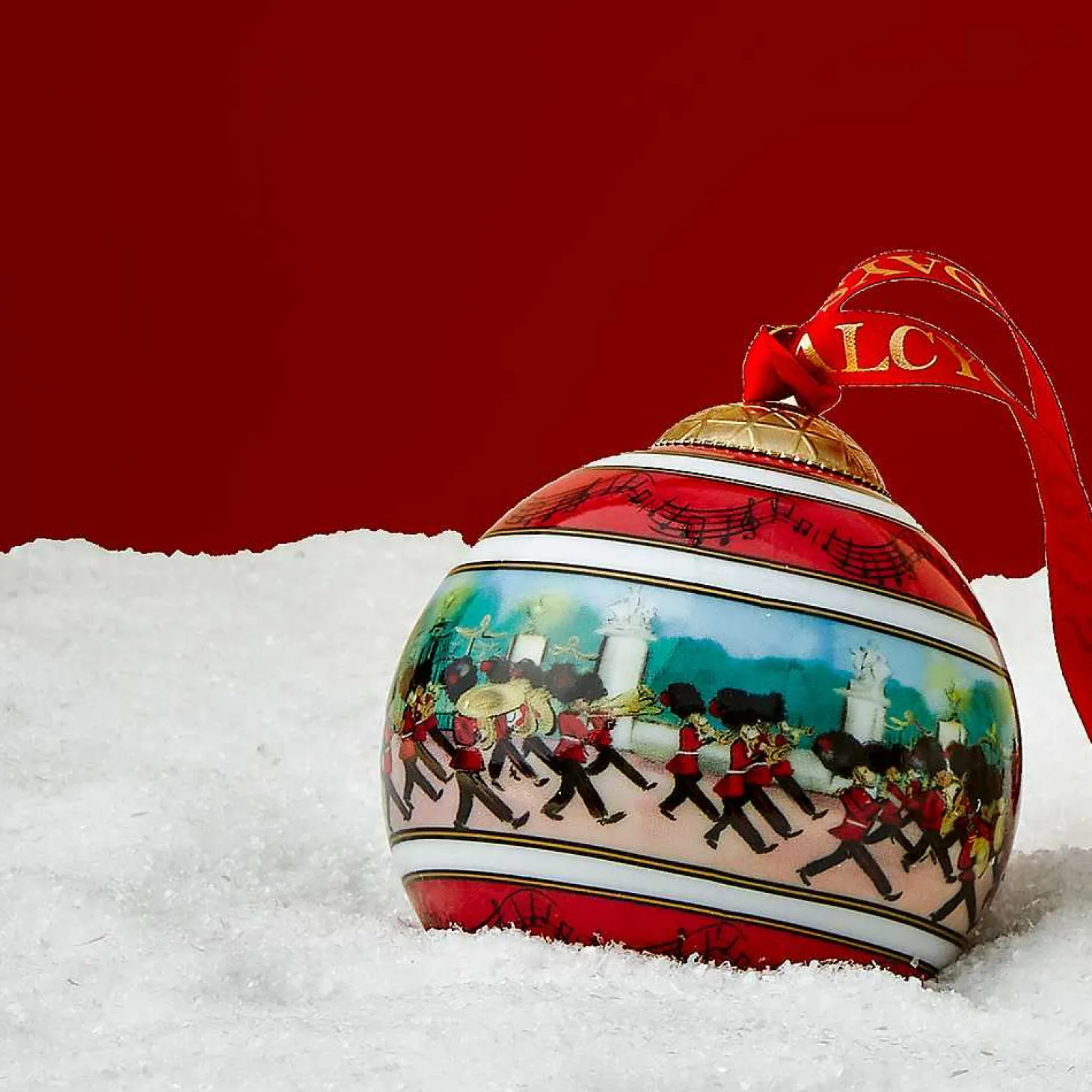Marching Down The Mall Bauble