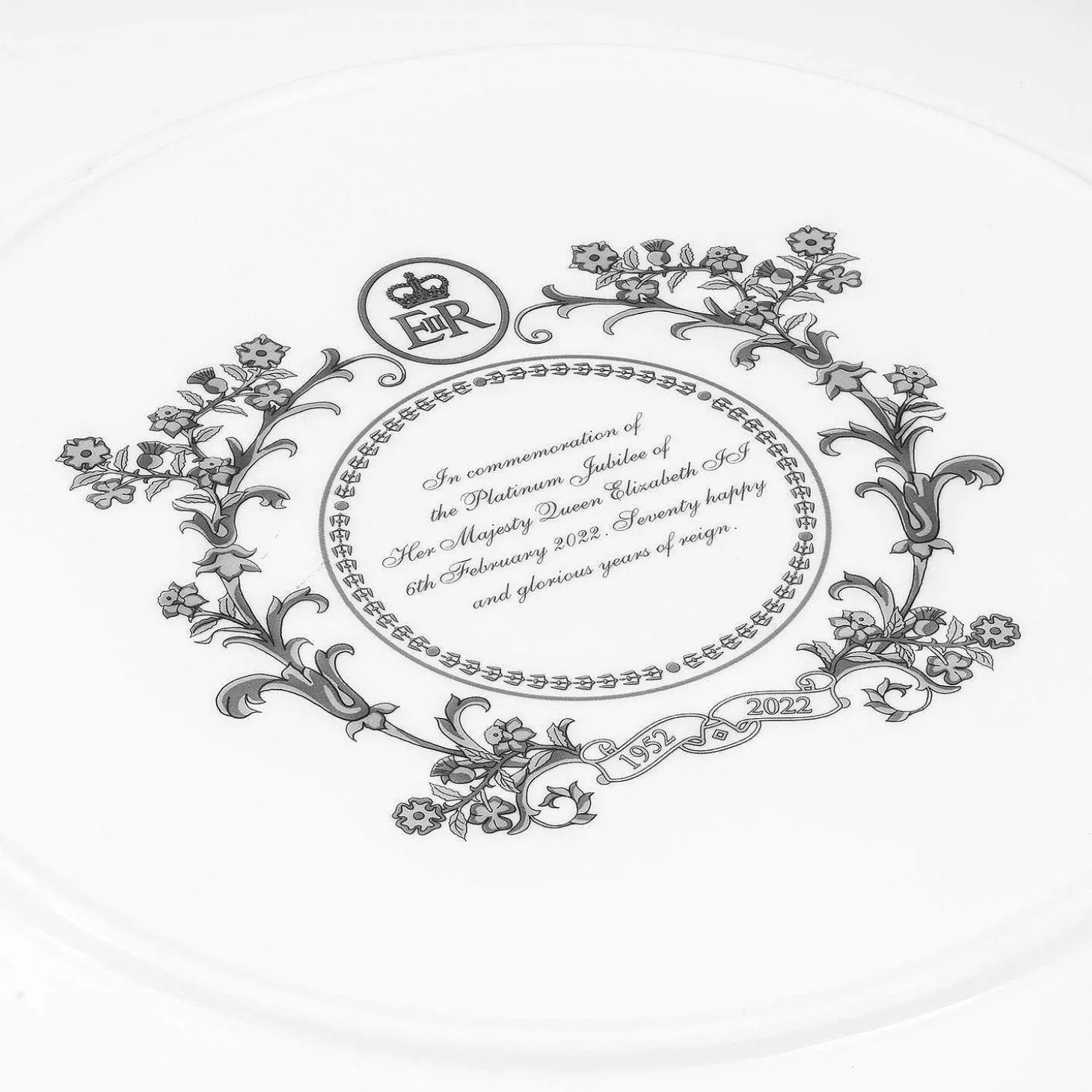 Portrait Of Hm Queen Elizabeth Ii By Dorothy Wilding 10" Coupe Plate