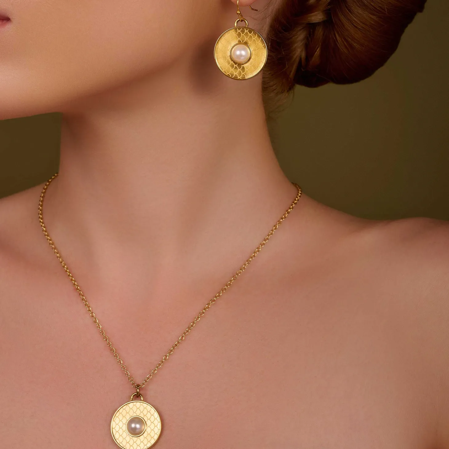 Salamander Cabochon Pearl & Gold Earrings